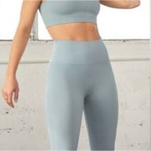 SET ACTIVE Sculptflex Seamless Ribbed Activewear Leggings in Mist Sz Medium